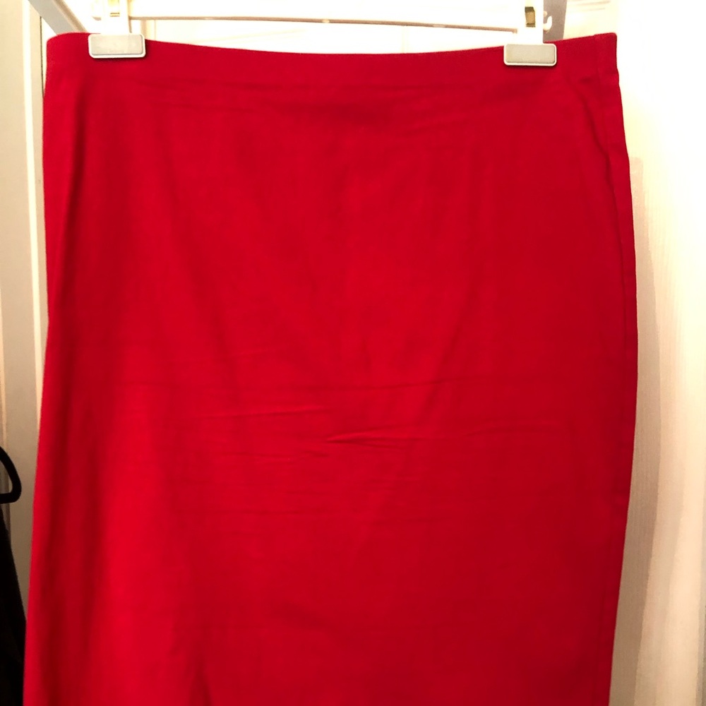 NYCC Red Pull on Pencil Skirt. size Large